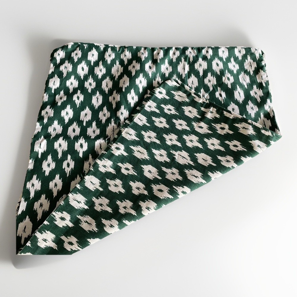 IKEA SKANEFIBBLA Pillow Cushion Cover Green White 20" x 20" Display Needs Repair